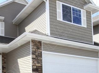 8224 Broken Ridge Dr, Lincoln, NE 68526