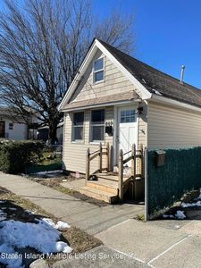 869 Nugent Ave, Staten Island, NY, 10306