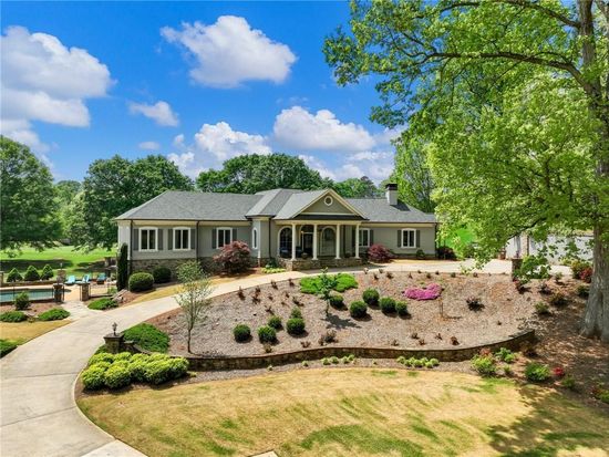 4600 Pinot Noir Dr, Braselton, GA 30517