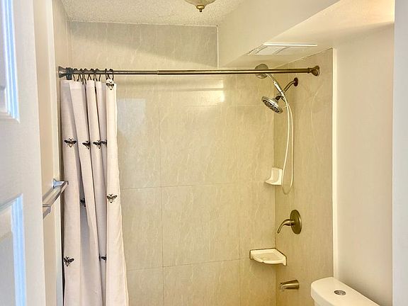 2nd image of 1600 Wilikina Dr APT B609