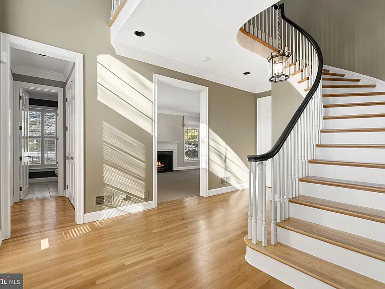 841 Mount Moro Rd — Photo 10