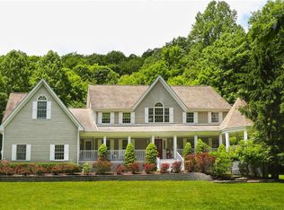 7 Deerfield Ln, Katonah, NY 10536
