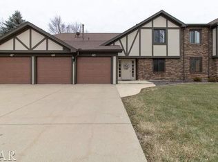 46 Brandywine Ct, Bloomington, IL 61704