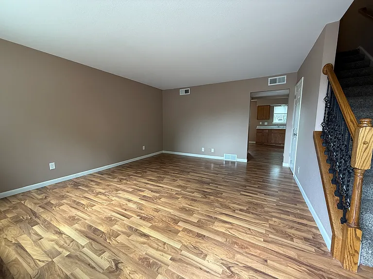 409 Lakeside Ave — Photo 3