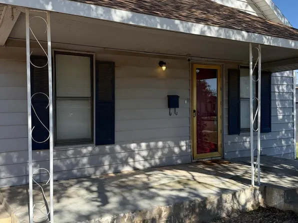 630 S 15th St, Slaton, TX 79364