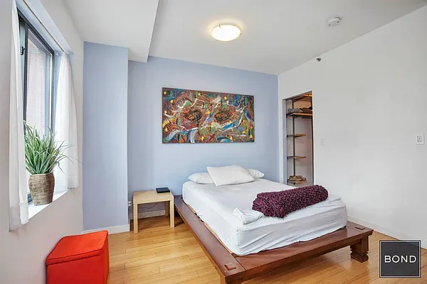 Sold by Bond New York | media 10