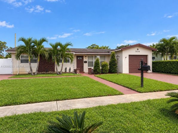 7050 SW 5th Ct
