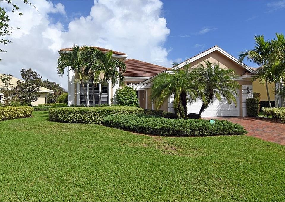 Welcome to Riverwind. Beautiful Custom Ashley Model.