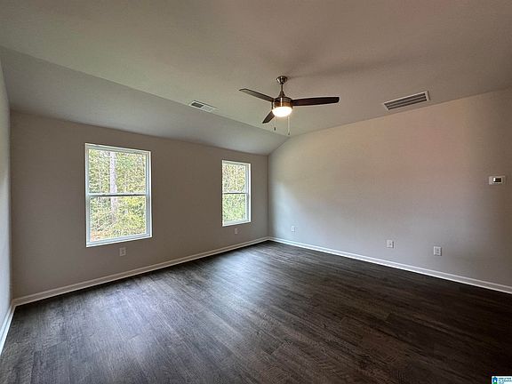 3rd image of 603 Antler Way