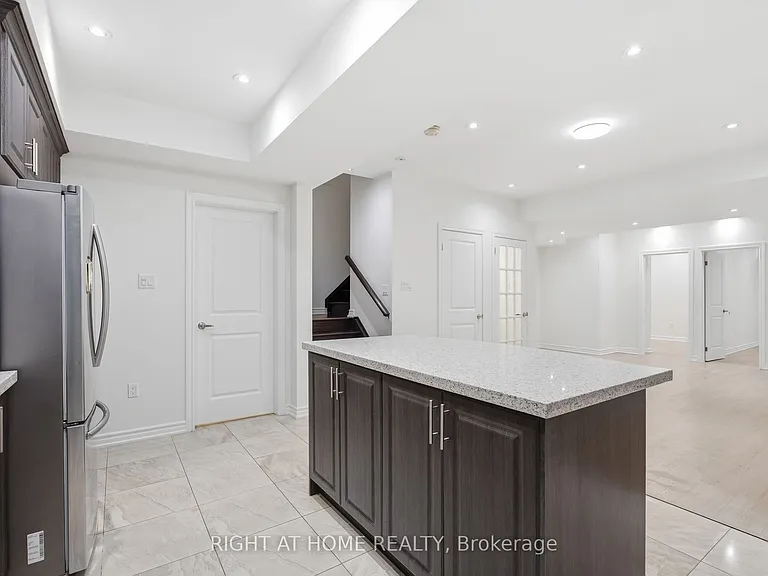 201 Donald Sim Ave #BASEMENT — Photo 14