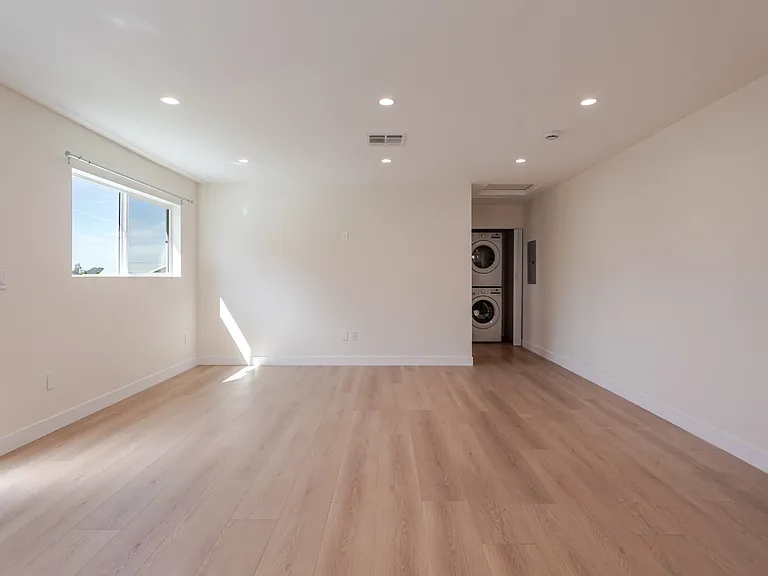 10423 Pinyon Ave — Photo 8