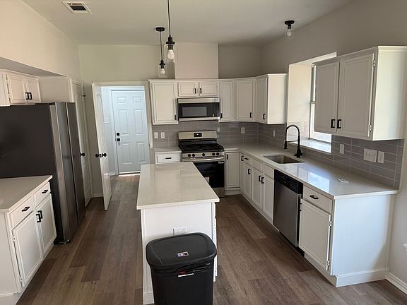3rd image of 4205 Baccarat Dr