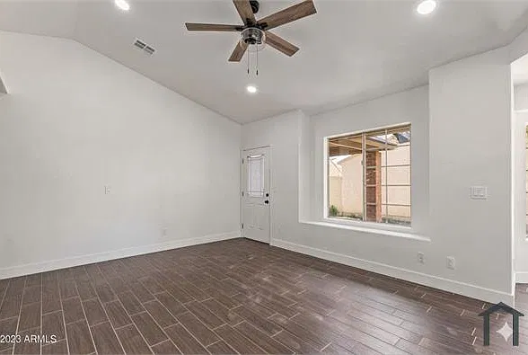 3 bed, 1320 sqft, $2,399 — Photo 4