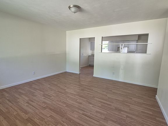 4th image of 10078 Green Valley Dr