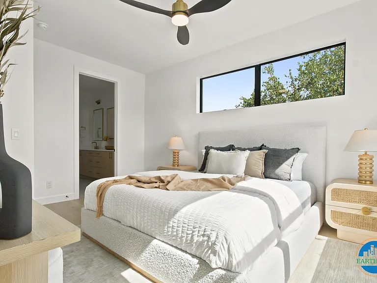 375 13th St N #1 — Photo 30