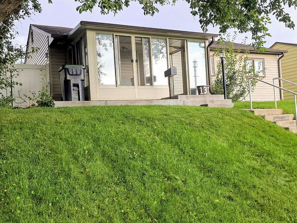 1st image of 137 King Ct