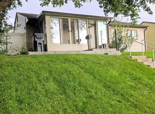 137 King Ct, Cheyenne, WY 82007