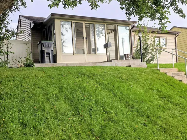 137 King Ct, Cheyenne, WY 82007