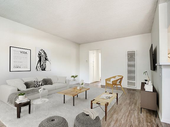 5th image of 3270 Oakshire Dr APT 9