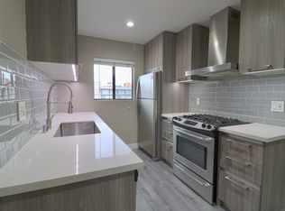 11040 Hesby St APT 208, North Hollywood, CA 91601