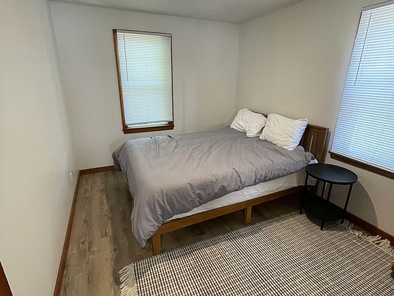 5th image of 288 Court St S