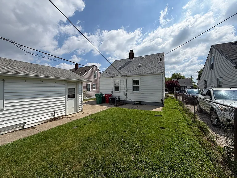 22829 Normandy Ave — Photo 7
