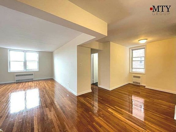 2nd image of 5505 Woodside Ave APT 301