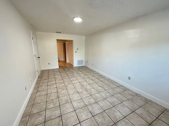 137 Garden Dr — Photo 4