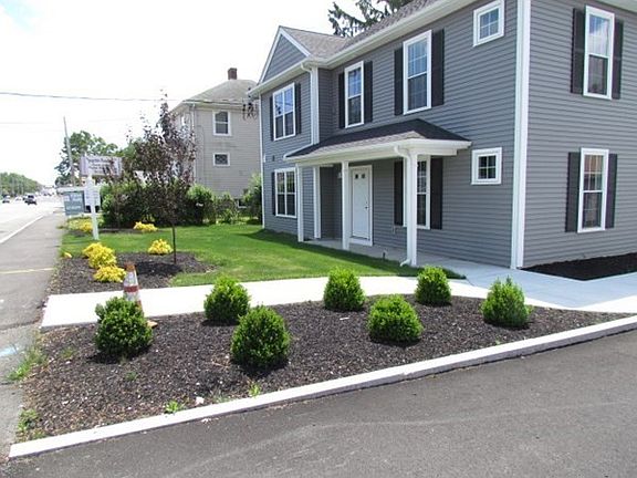 4th image of 1093 Main St #3