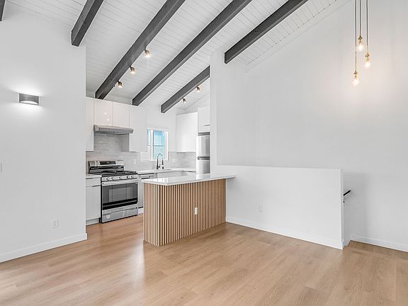 3rd image of 1536 11th St #1532-B