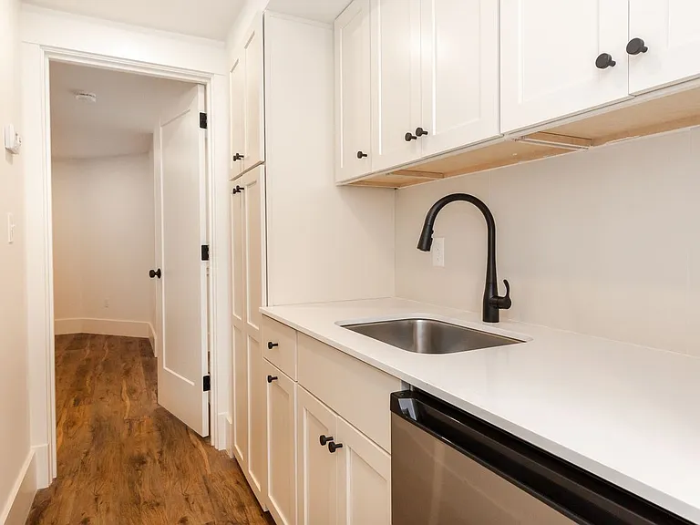 10 Portsmouth St #10 — Photo 9