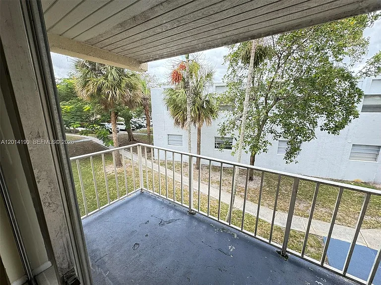 415 Executive Center Dr #203 — Photo 17