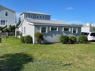 122 Ocean View Ave, Kure Beach, NC 28449