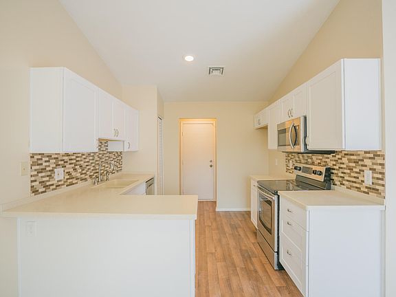 4th image of 10011 N 66th Dr