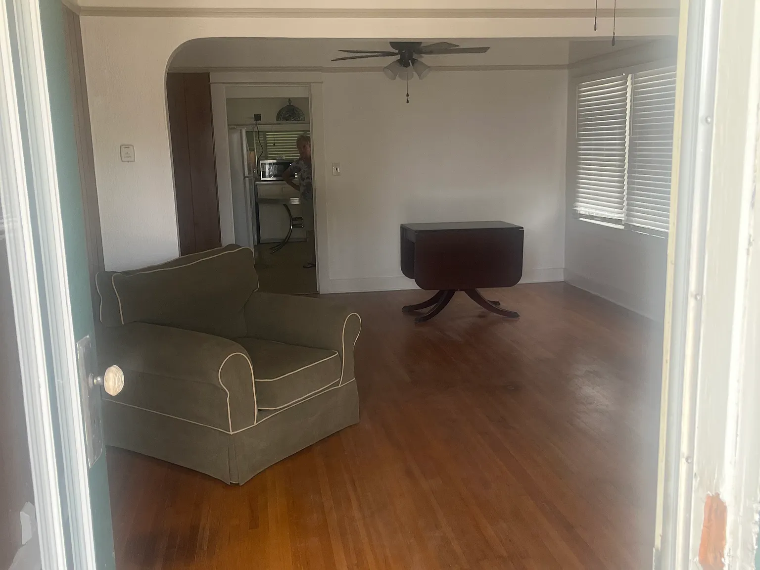 2 bed, 1000 sqft, $1,700 — Photo 4