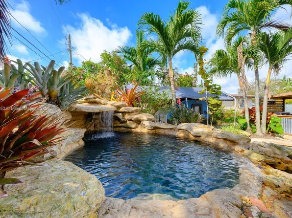 10110 Haitian Dr, Cutler Bay, FL 33189