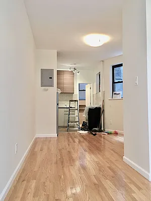 Rented by Warren T Real Estate Corp. | media 20