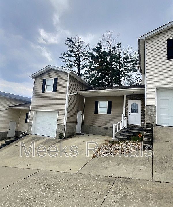 1st image of 25 Marie Dr