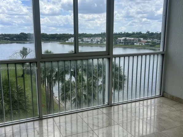 10750 NW 66th St APT 401, Doral, FL 33178