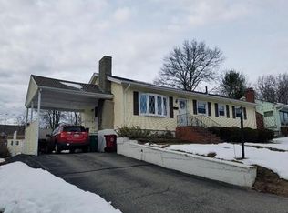 115 Carroll Pkwy, Lowell, MA 01851