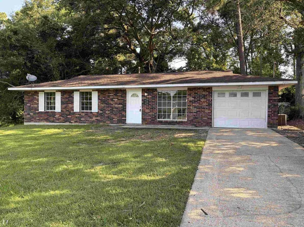 7640 Portland Dr, Biloxi, MS 39532