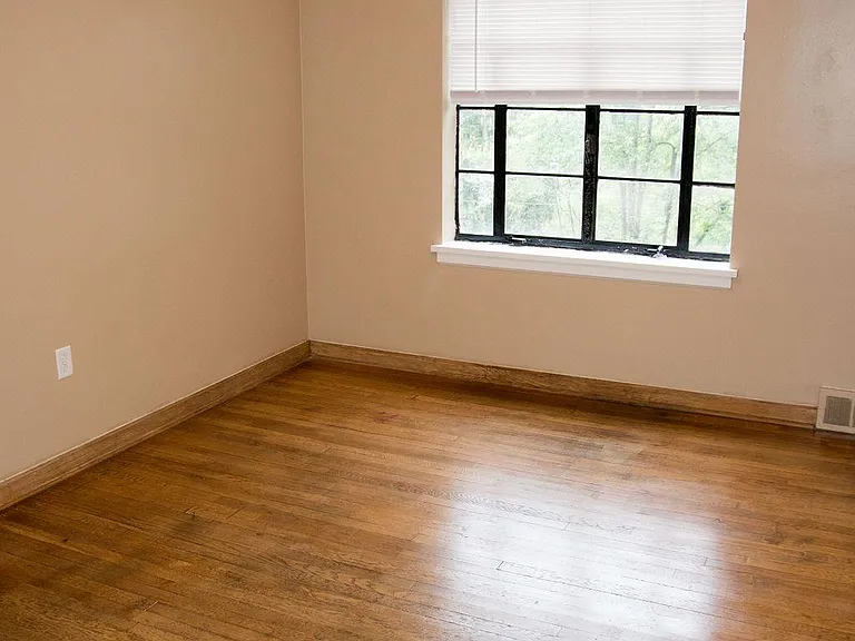 1223 Greenbrier Rd #1/2 — Photo 34