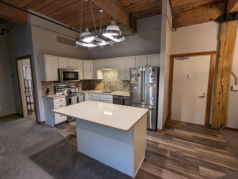940 Monroe Ave NW #305 — Photo 3