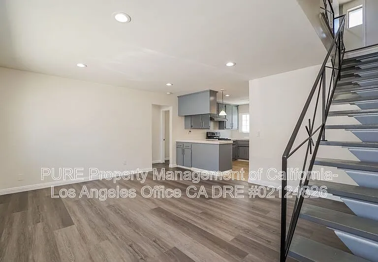 980 W Battery St #1 — Photo 6