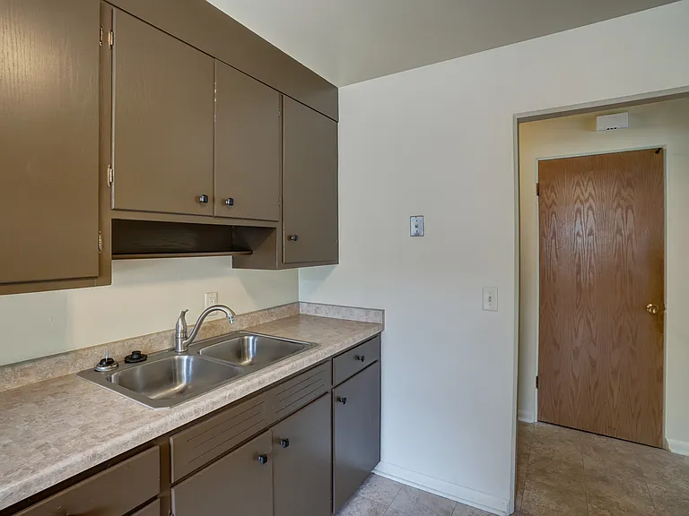 410 Berwyn Dr #2 — Photo 12