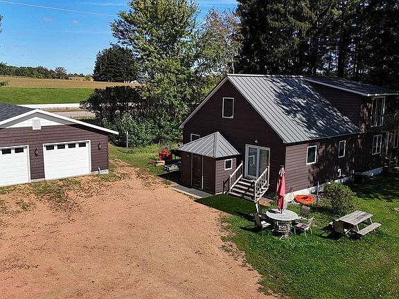3rd image of 228670 CARDINAL LANE