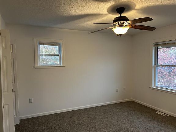 3rd image of 3236 Highland Ave