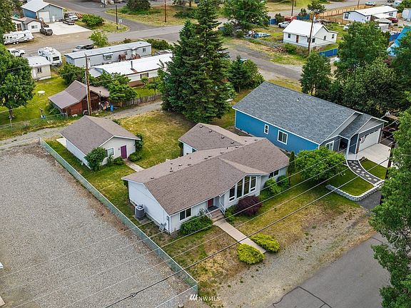 3rd image of 409 Grant Ave