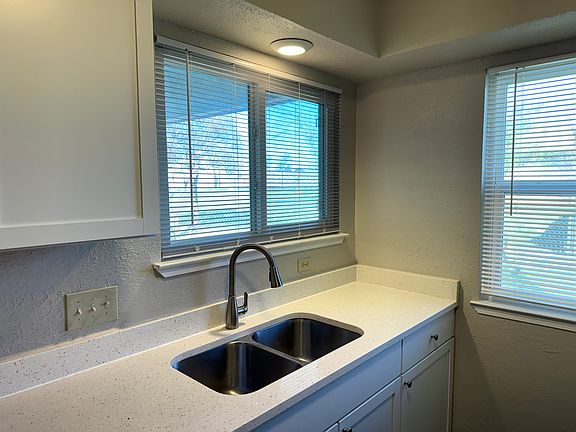 3rd image of 15405 Spring Hill Ln