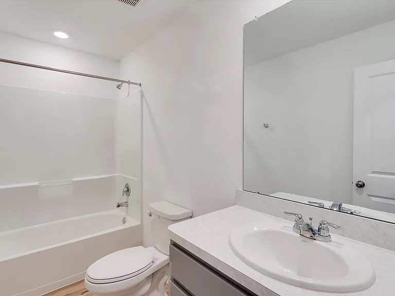 7814 Switchgrass Creek Dr — Photo 16